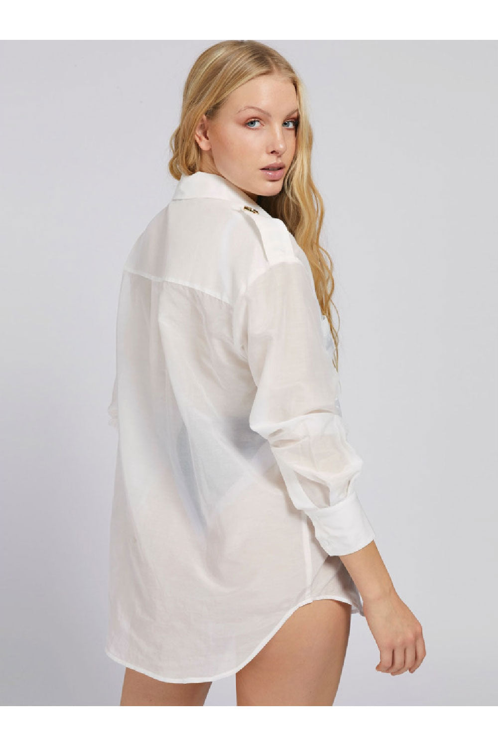 ICONIC WHITE SHIRT